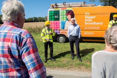 Graham with KCOM CEO Dale Raneberg, dig team and local residents at North Newbald