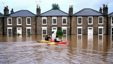 People Canoeing in Beverley during 2007 flood.