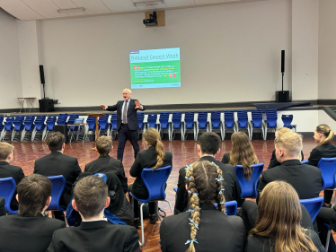 Graham Stuart MP speaking to pupils at Withernsea High School