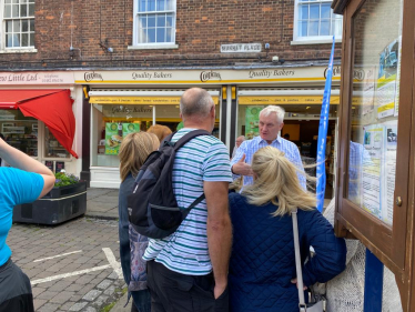 Graham speaking to constituents at Hedon Street Surgery 