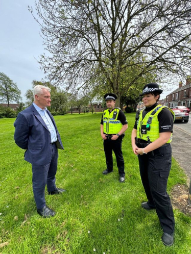 Graham Stuart with Inspector Matt Wilson and Sergeant Sophie Wilson